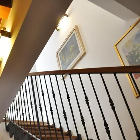 Nocleg ze śniadaniem Antica Interamnia 3*